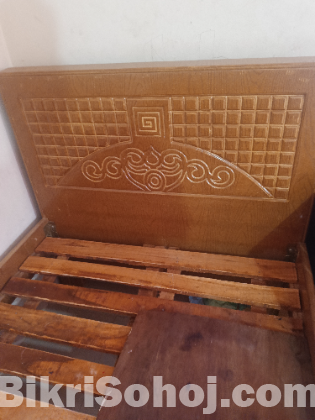 সিংগেল খাট নতুনের মতো